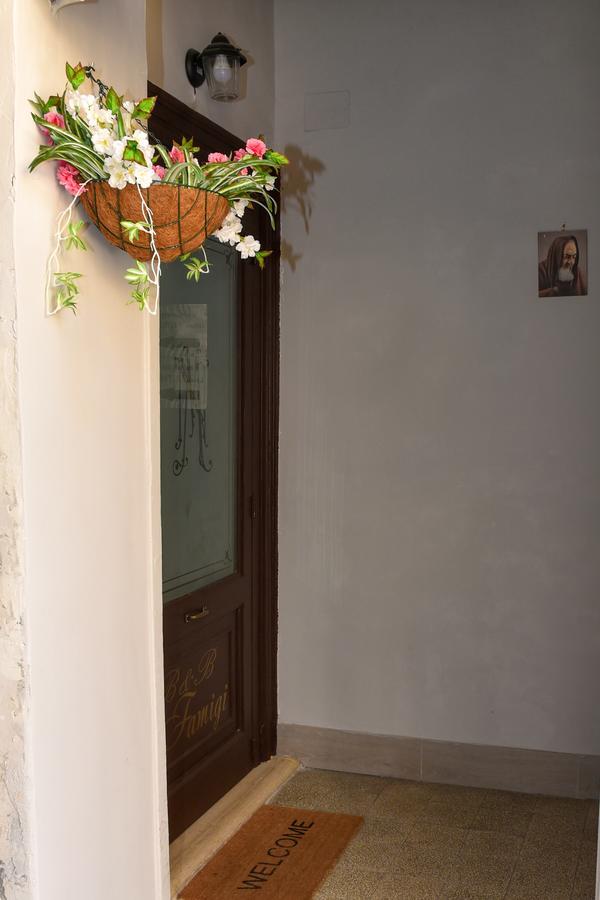 Bed and Breakfast Famigi Neapol Zewnętrze zdjęcie